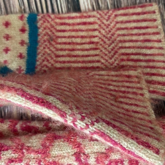 Sundance Sweater- Size Small - Picture 11 of 12